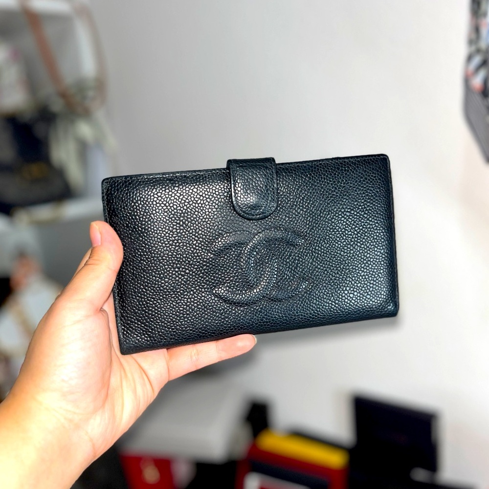 Chanel Caviar Kisslock Wallet